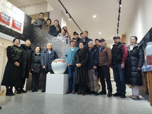 开云真人-“新红”许雅柯瓷绘艺术作品展在青岛浮山窑陶瓷艺术博物馆开展
